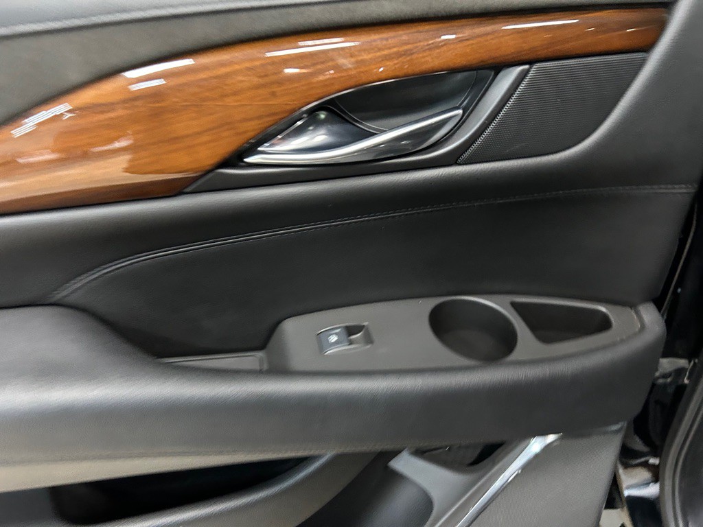 2016 Cadillac Escalade Image 36