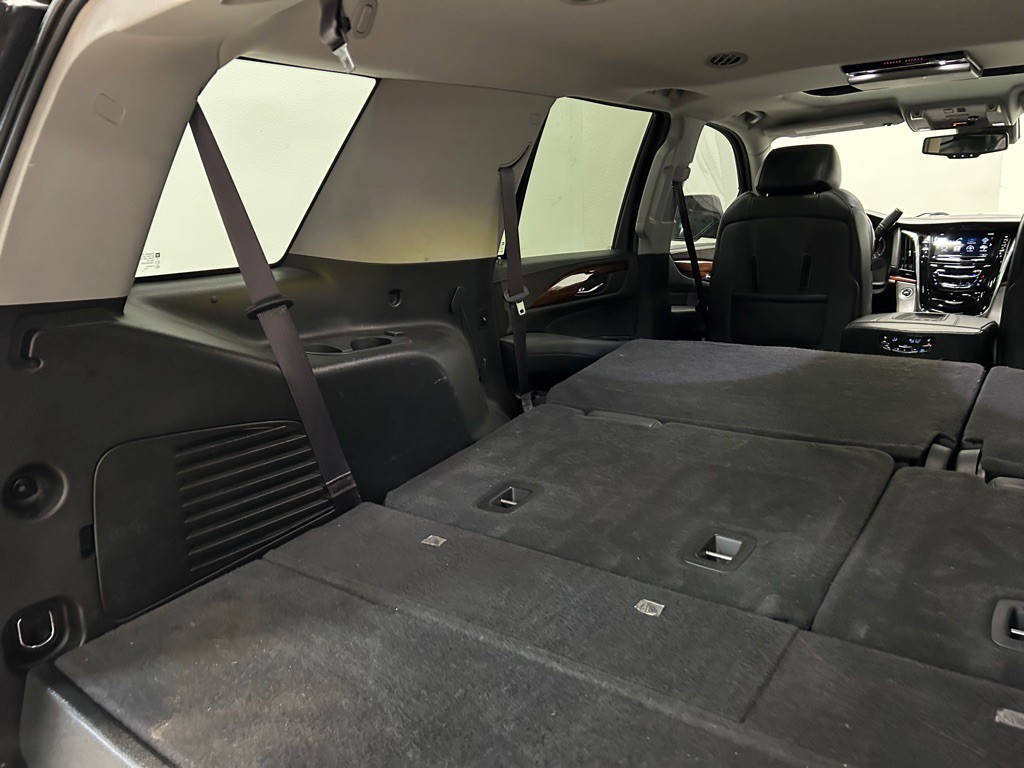 2016 Cadillac Escalade Image 40
