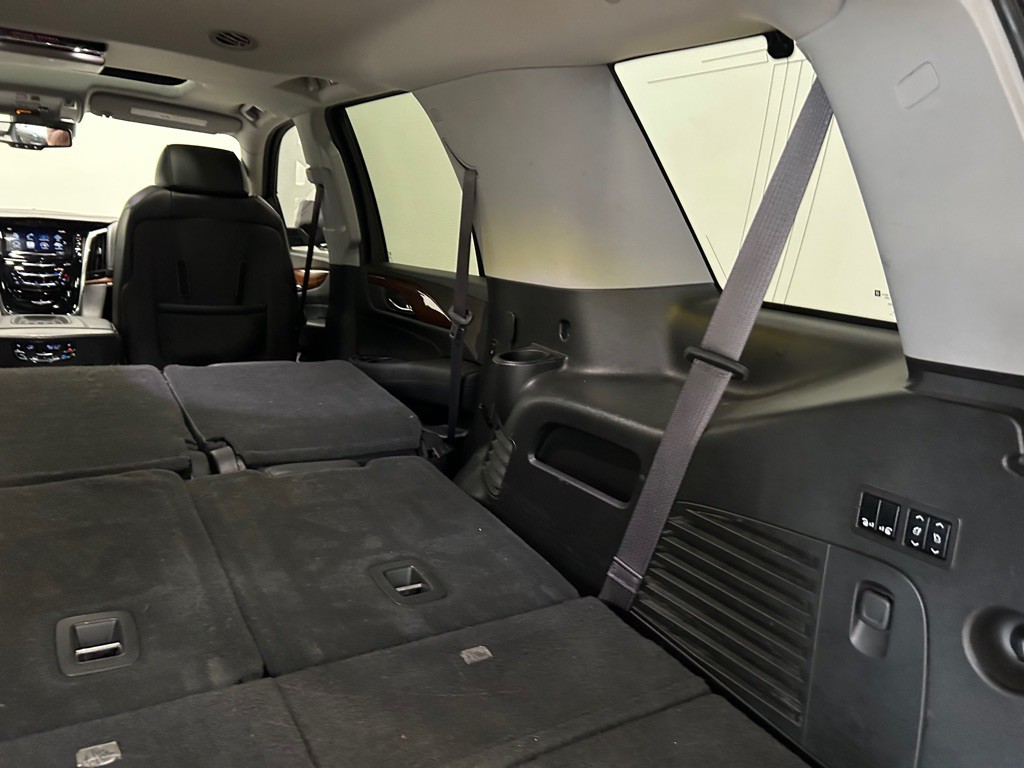 2016 Cadillac Escalade Image 41