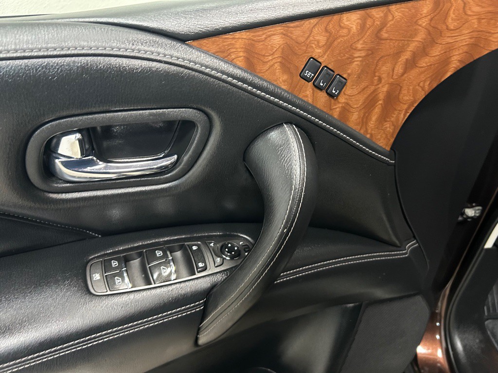 2019 INFINITI QX80 Image 17