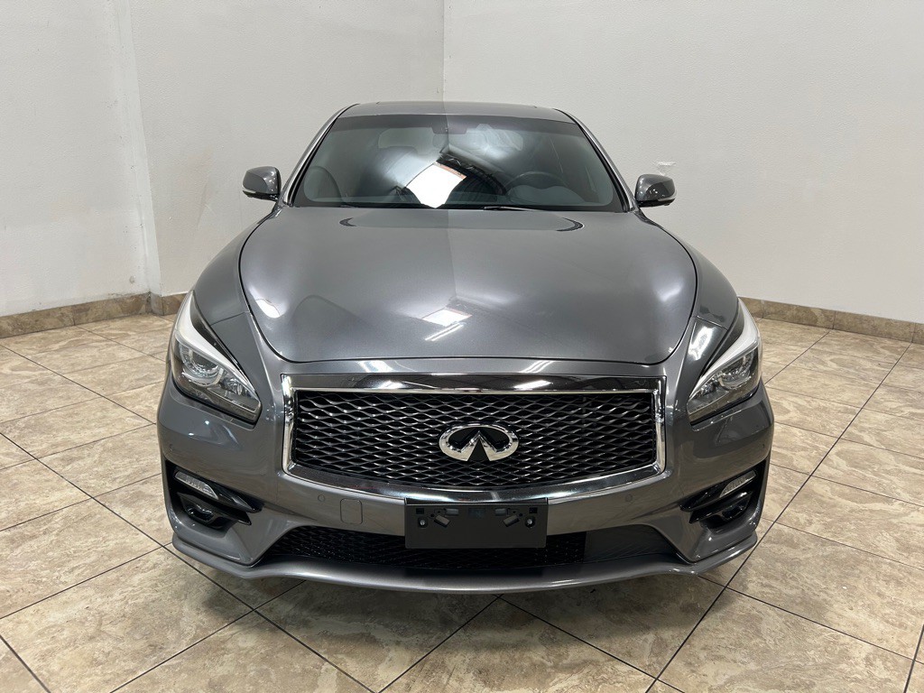 2017 INFINITI Q70 Image 3