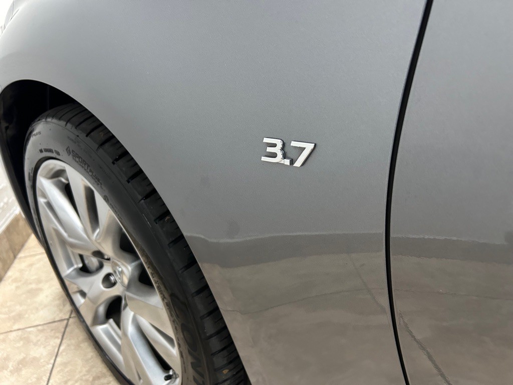 2017 INFINITI Q70 Image 12