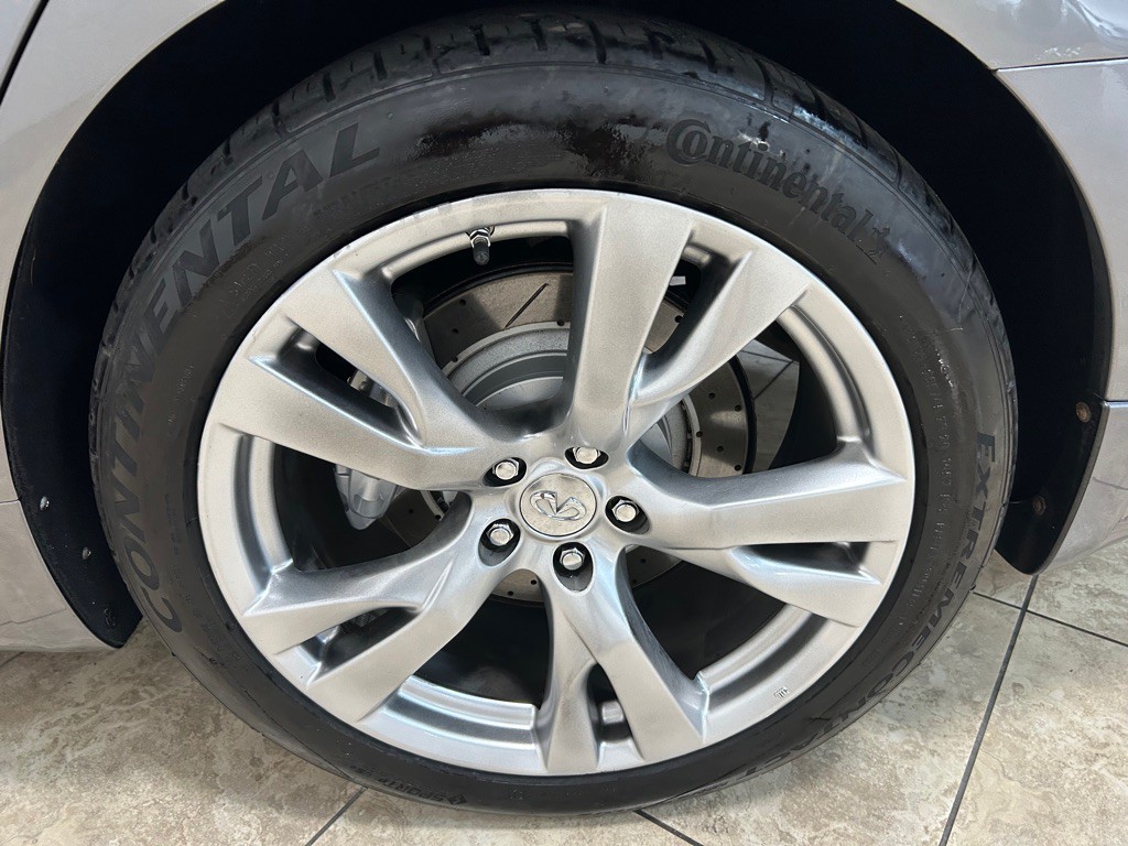 2017 INFINITI Q70 Image 14