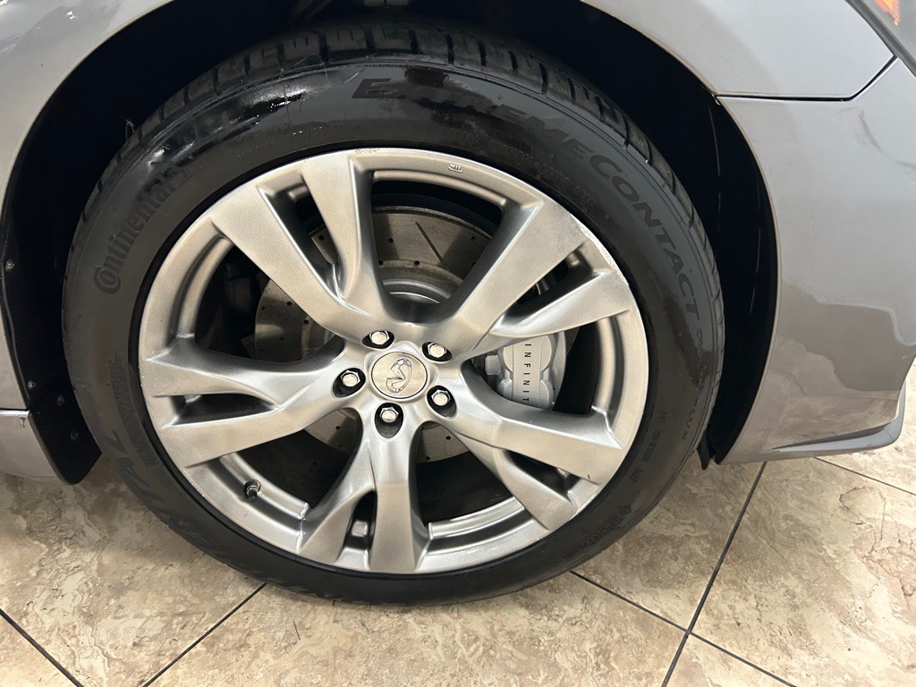 2017 INFINITI Q70 Image 15