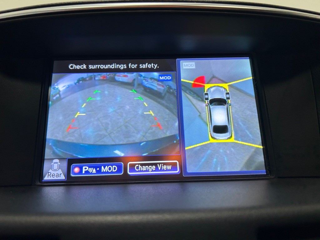2017 INFINITI Q70 Image 25