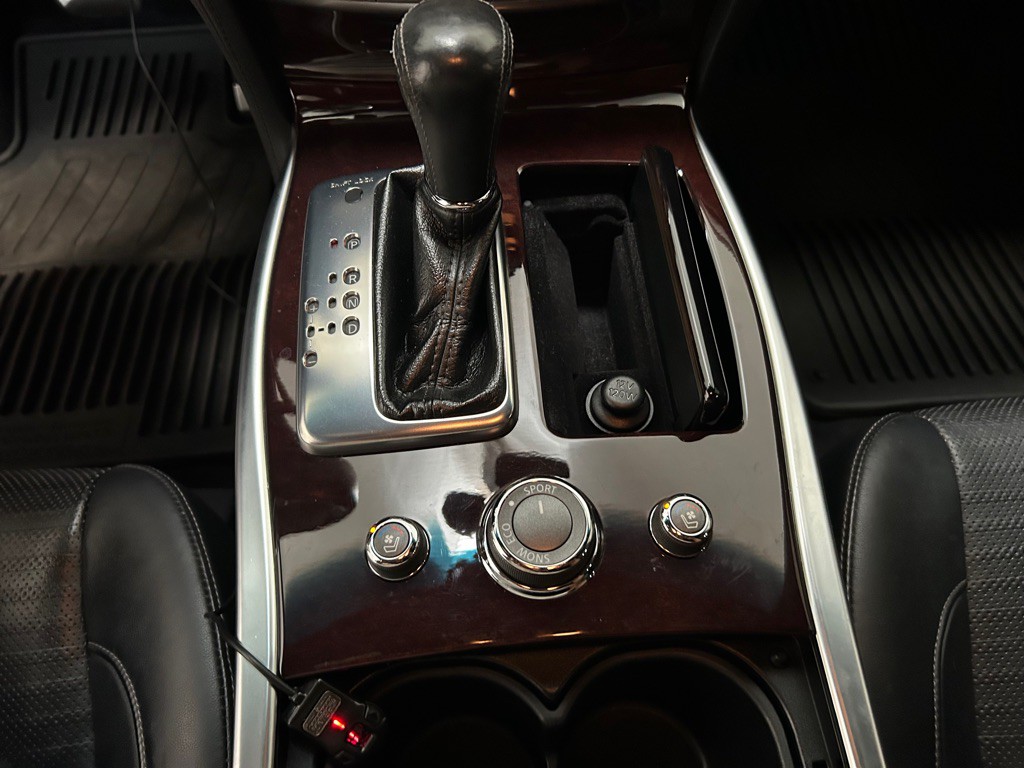 2017 INFINITI Q70 Image 27