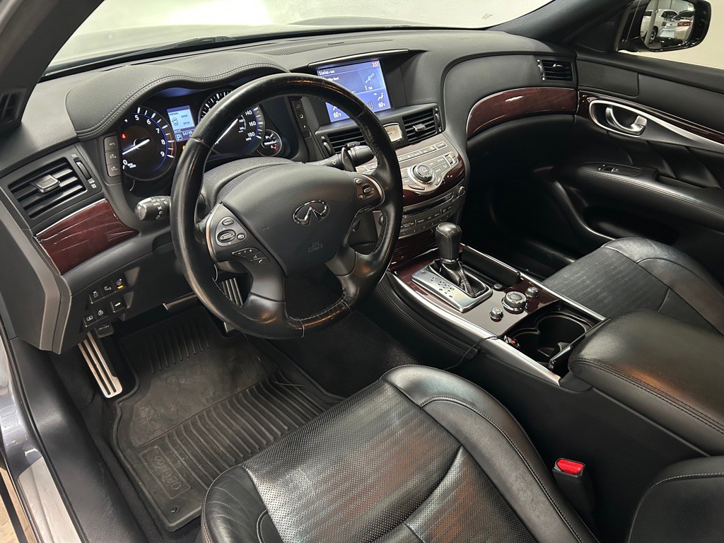 2017 INFINITI Q70 Image 29