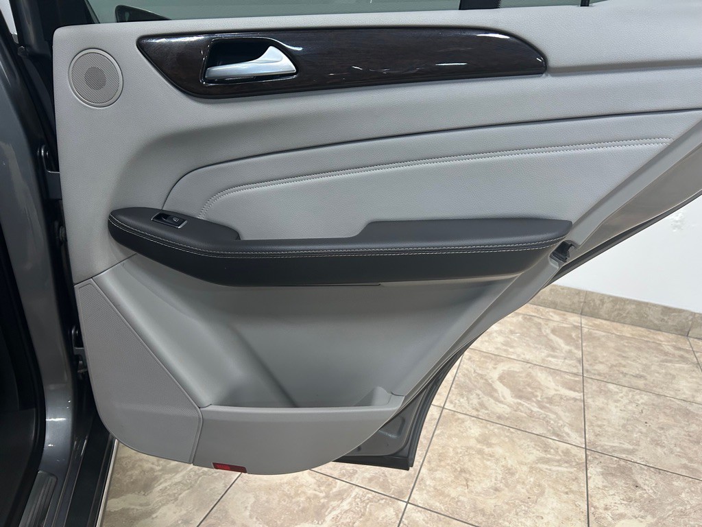 2015 Mercedes-Benz M-Class Image 28