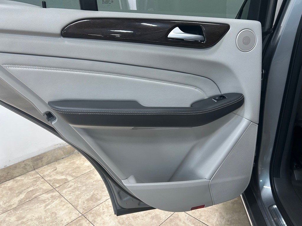 2015 Mercedes-Benz M-Class Image 32