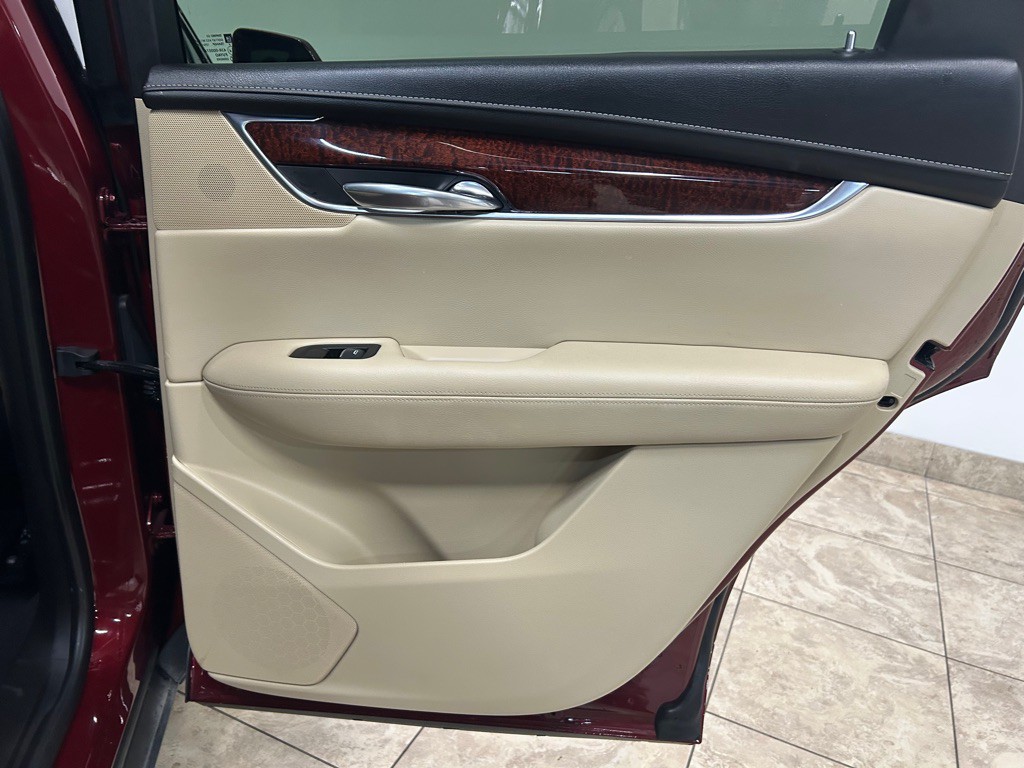 2017 Cadillac XT5 Image 38