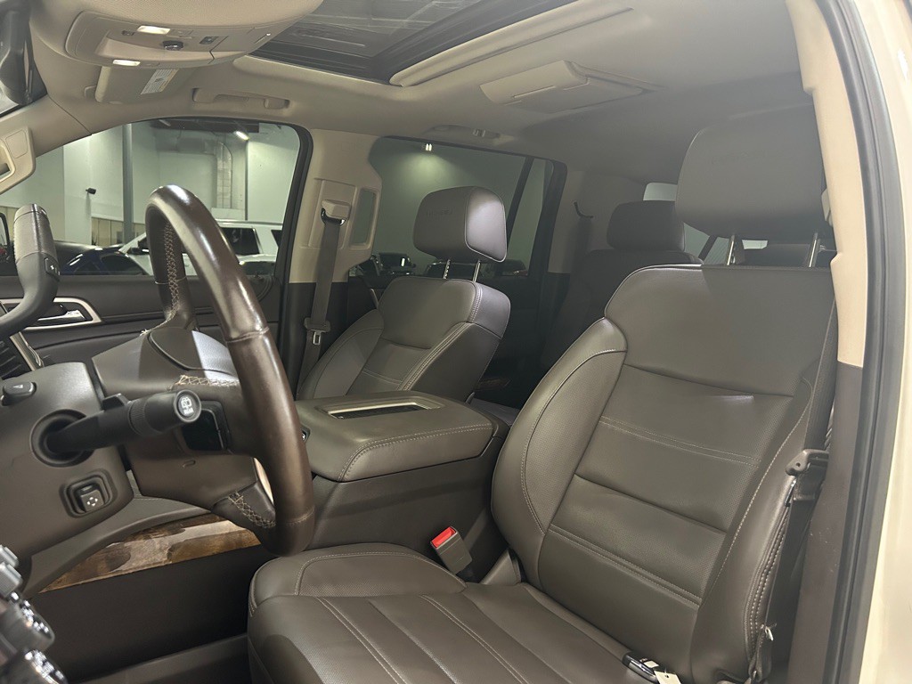 2015 GMC Yukon Image 28