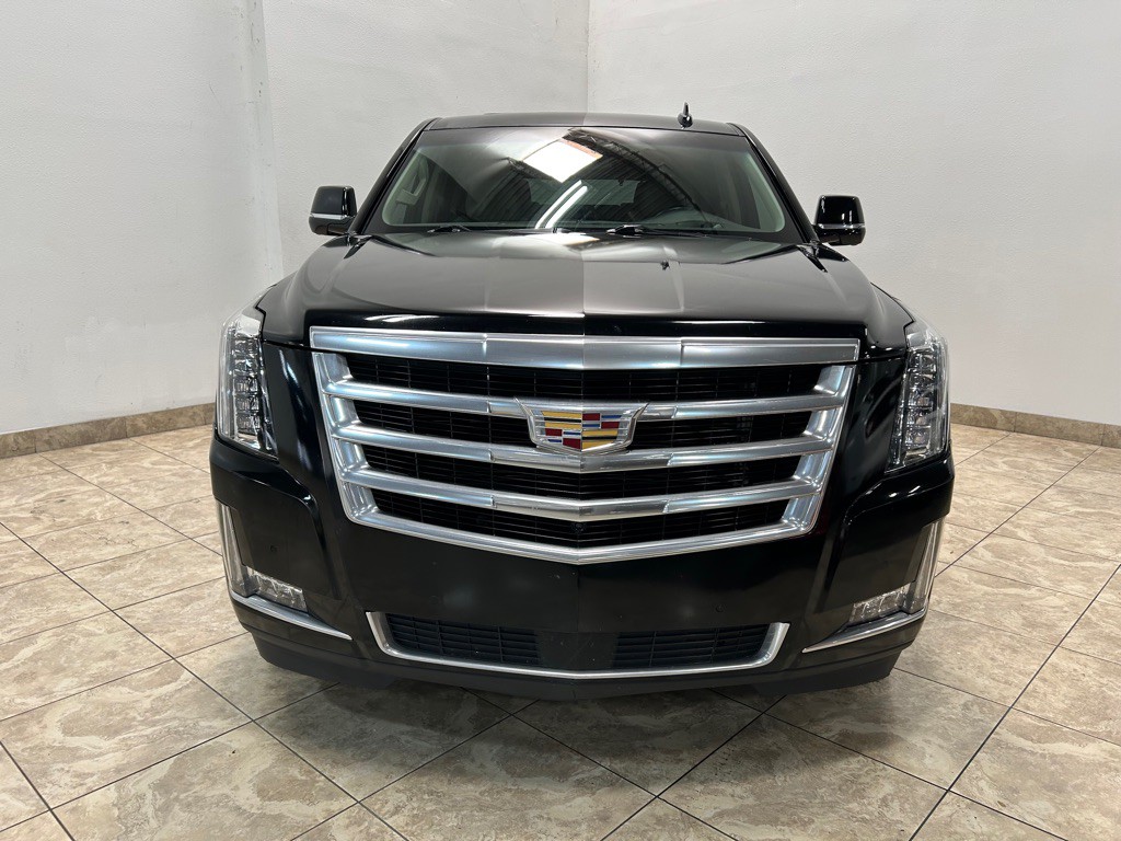 2017 Cadillac Escalade Image 2