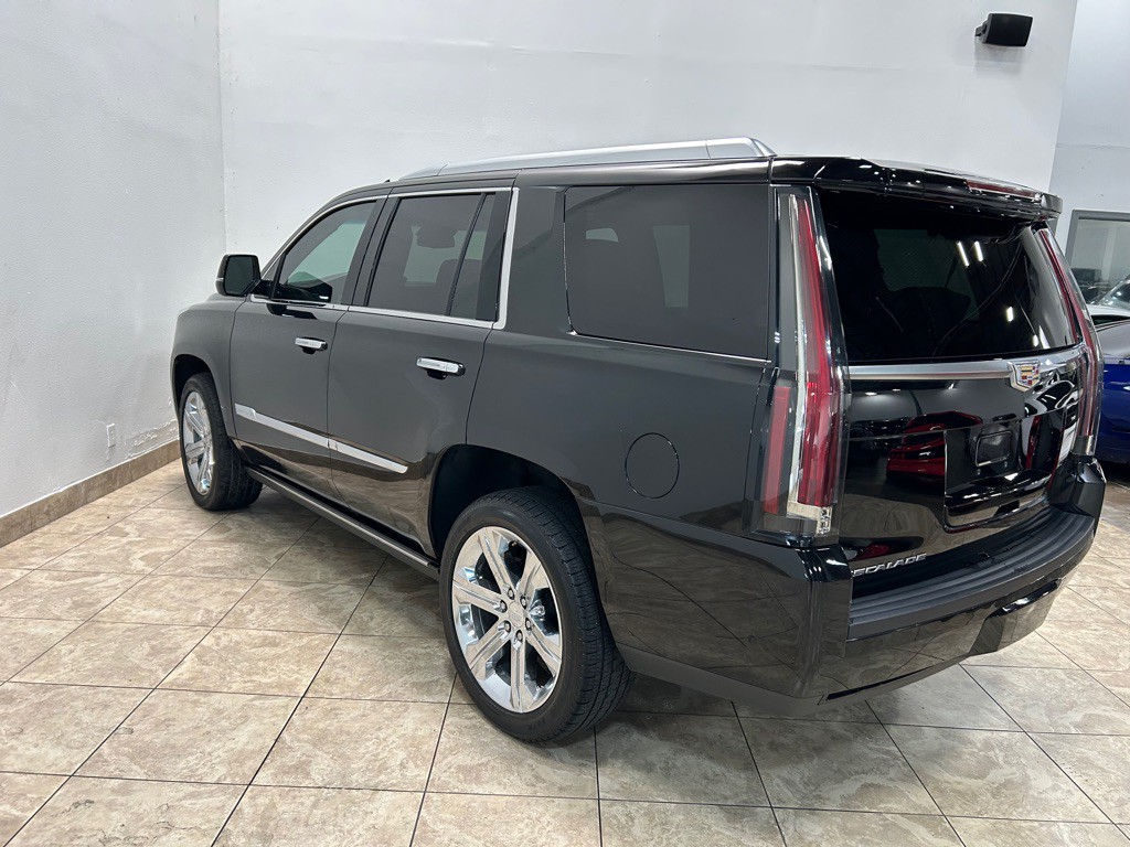 2017 Cadillac Escalade Image 8