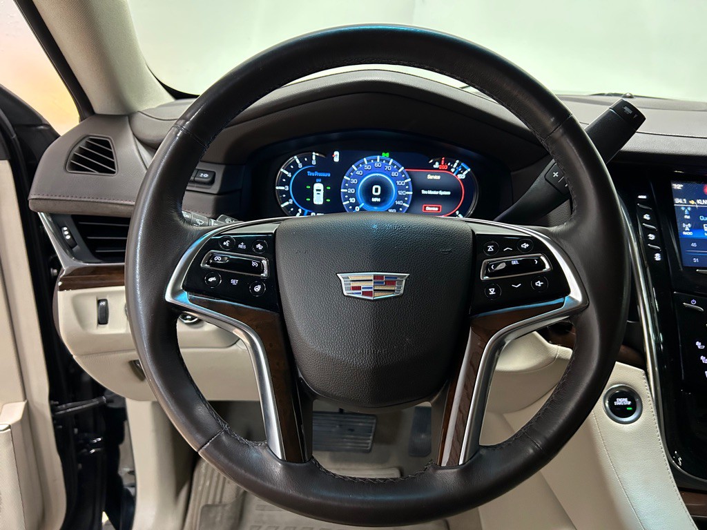 2017 Cadillac Escalade Image 18
