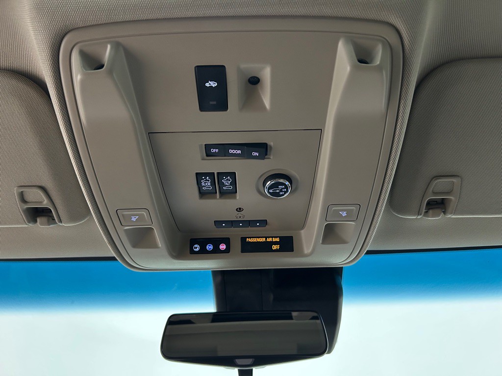 2017 Cadillac Escalade Image 21