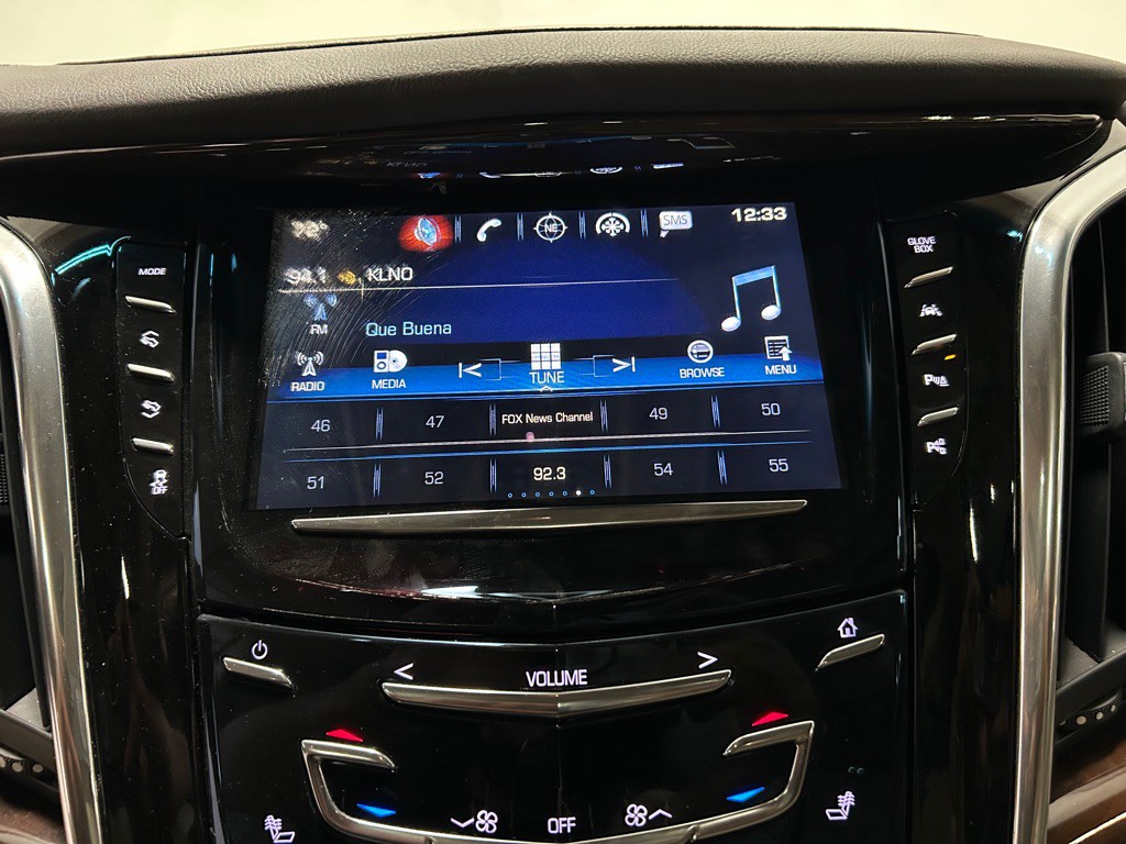 2017 Cadillac Escalade Image 22