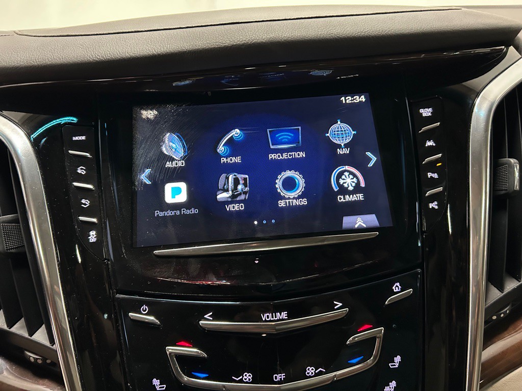 2017 Cadillac Escalade Image 25