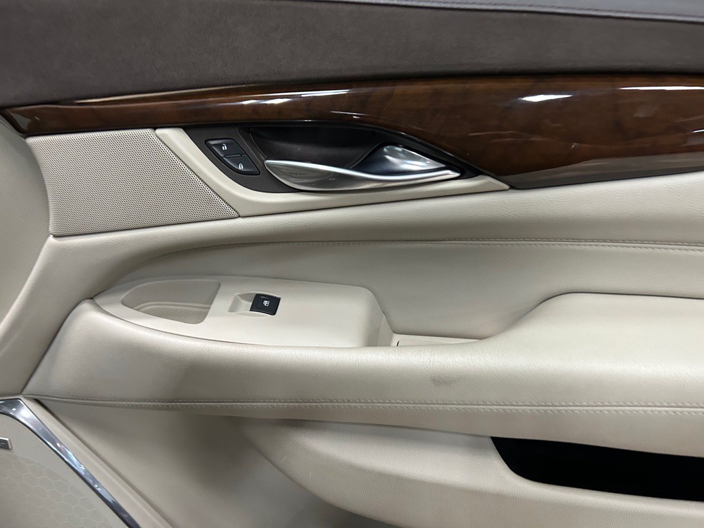 2017 Cadillac Escalade Image 29