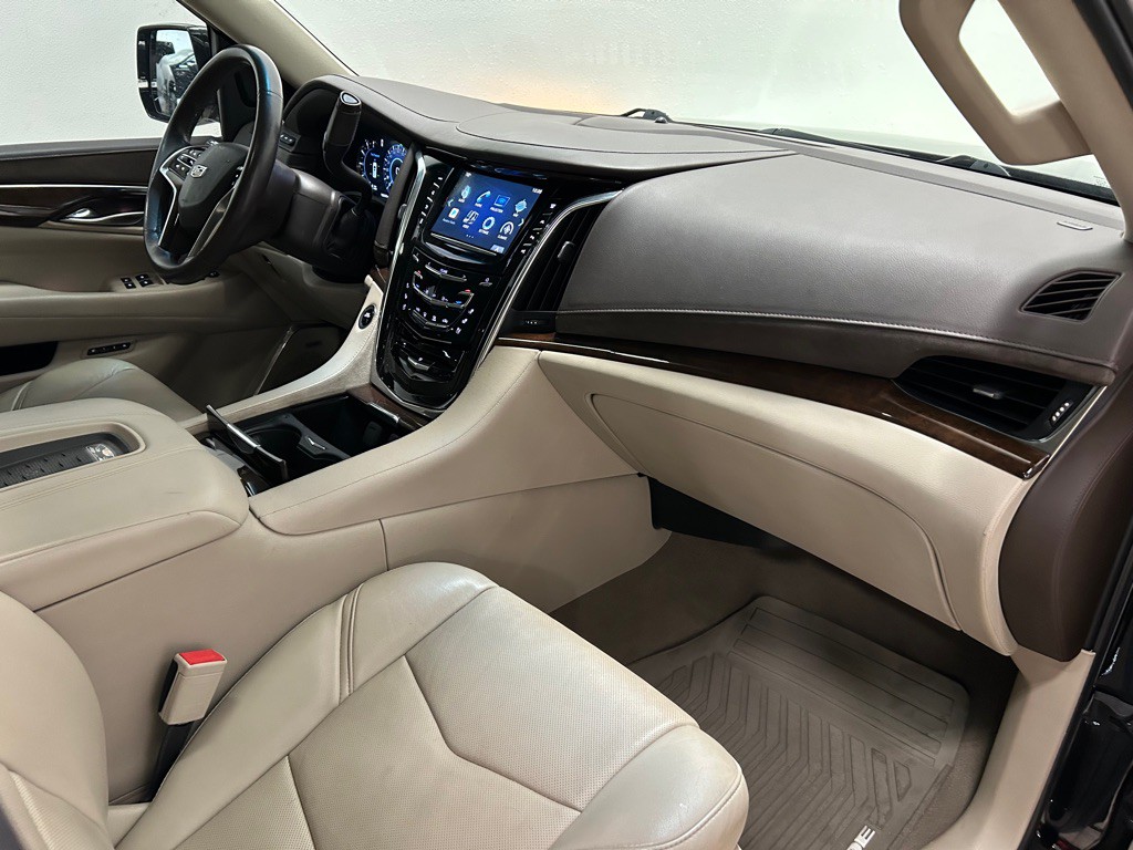 2017 Cadillac Escalade Image 30