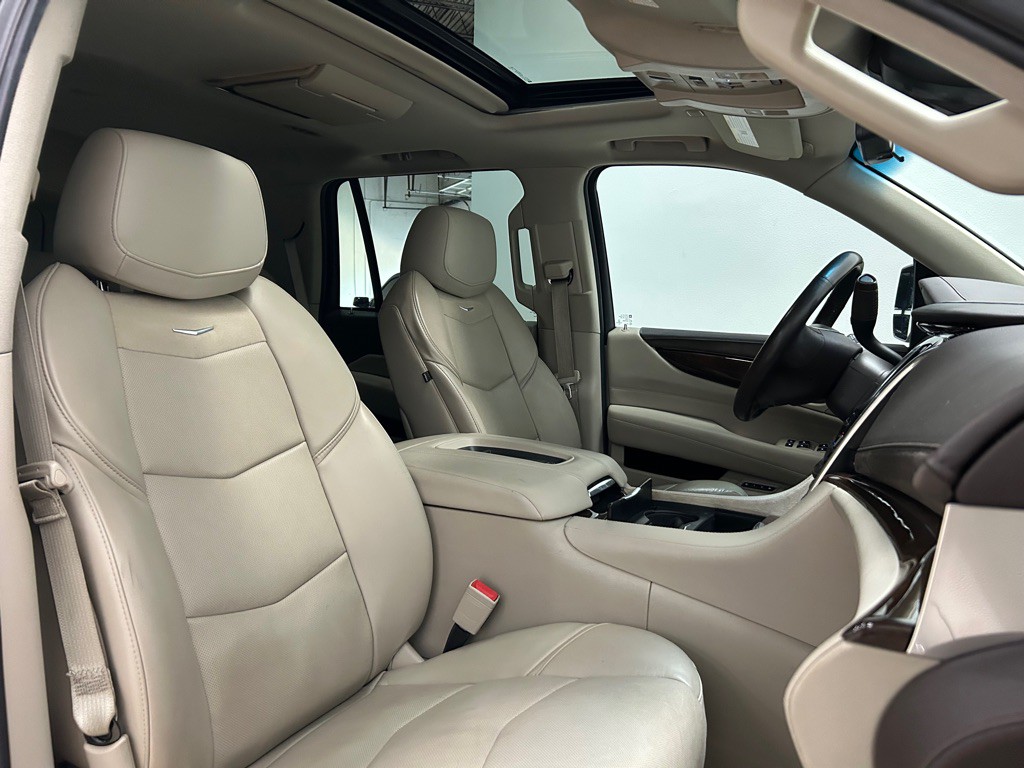 2017 Cadillac Escalade Image 31
