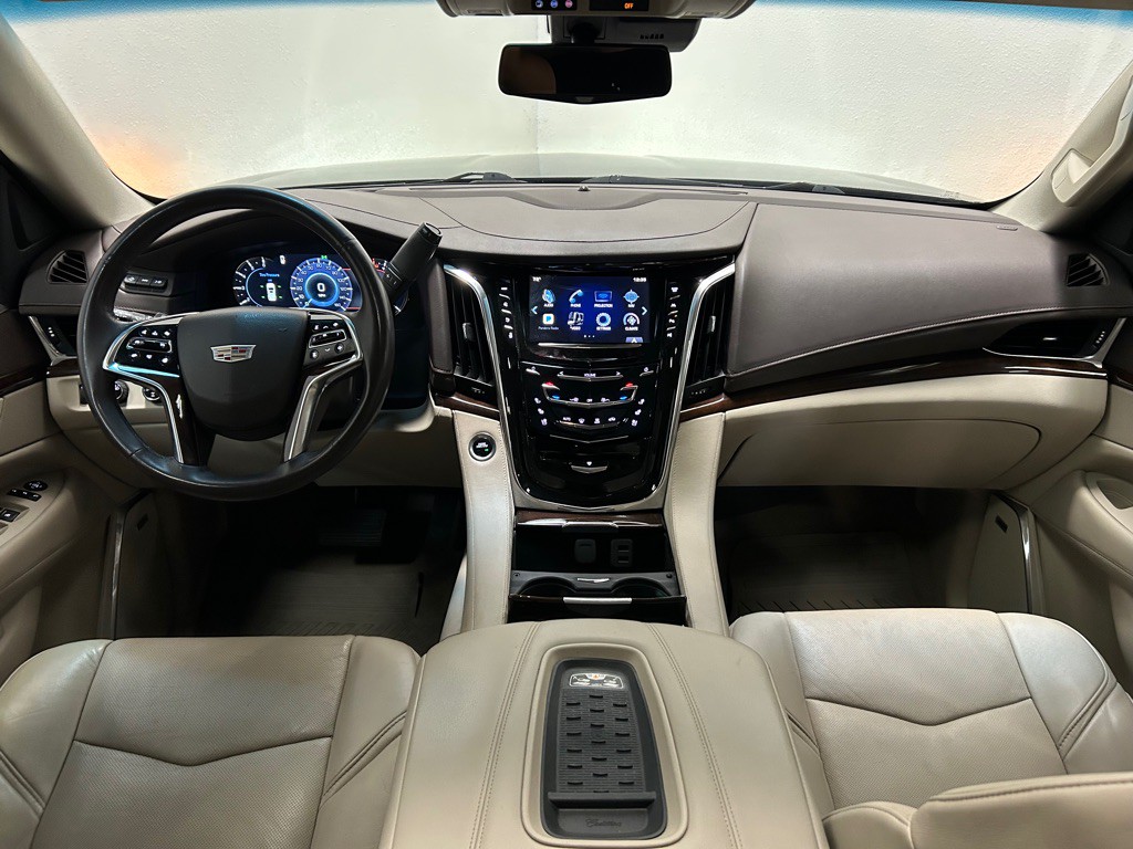 2017 Cadillac Escalade Image 32