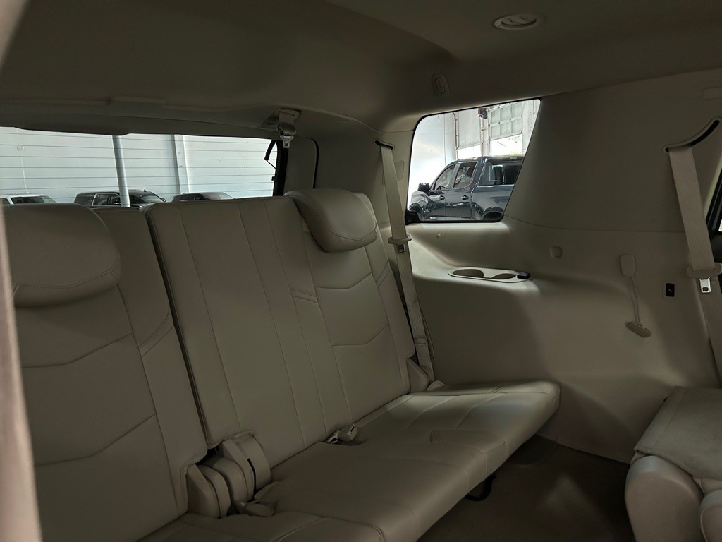 2017 Cadillac Escalade Image 42