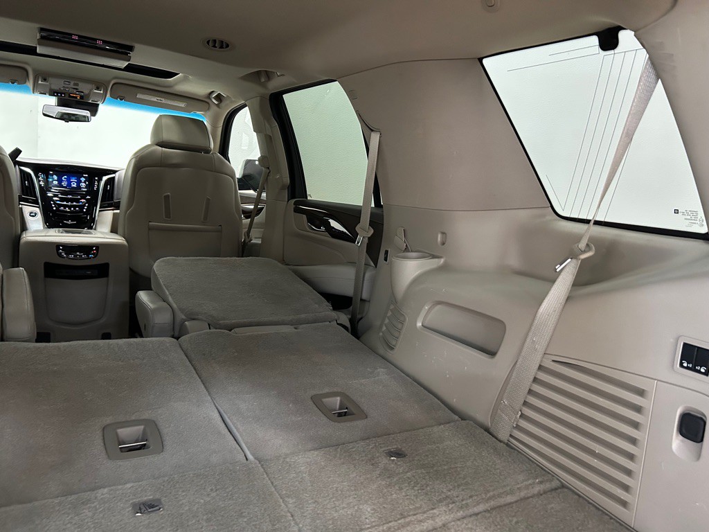 2017 Cadillac Escalade Image 46