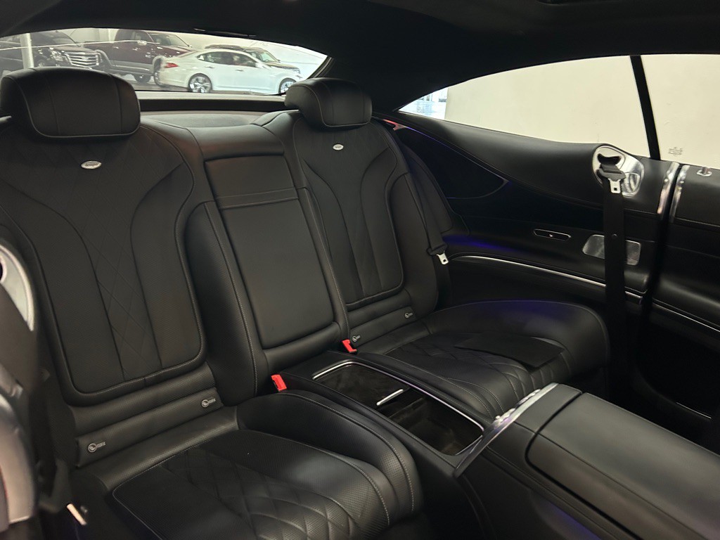 2016 Mercedes-Benz S-Class Image 32