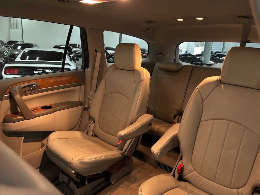 2012 Buick Enclave Image 38