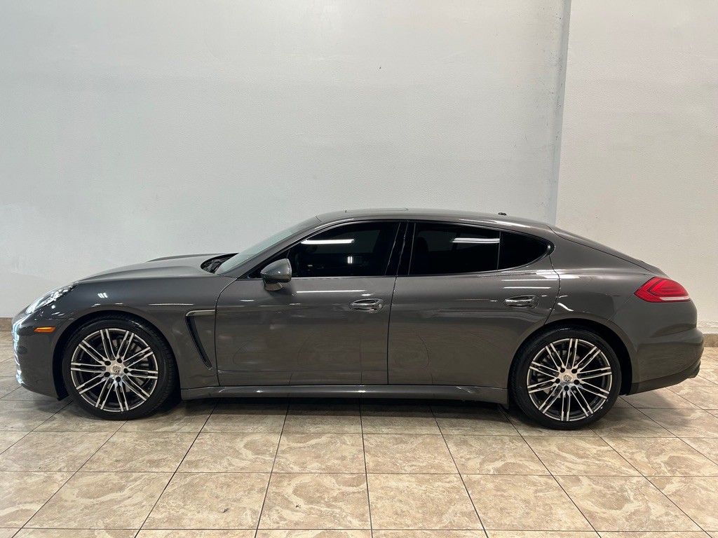 2015 Porsche Panamera Image 2