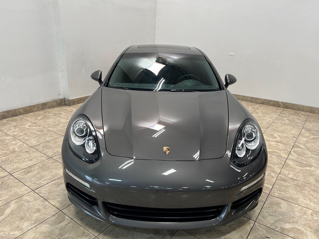 2015 Porsche Panamera Image 3