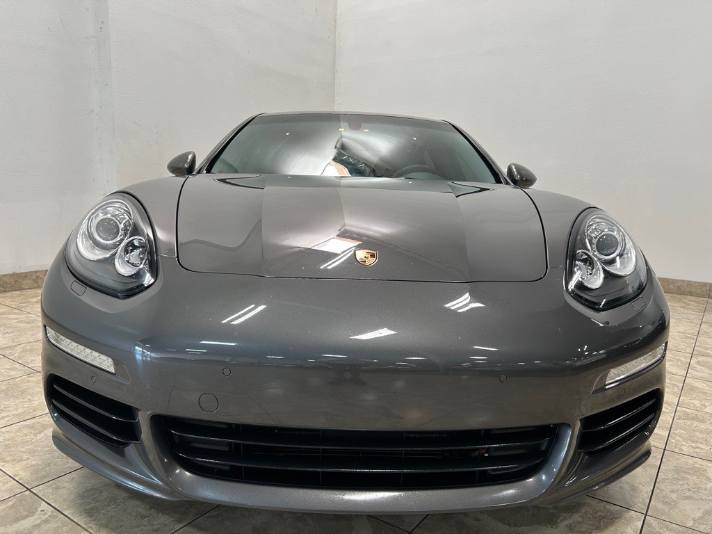 2015 Porsche Panamera Image 4