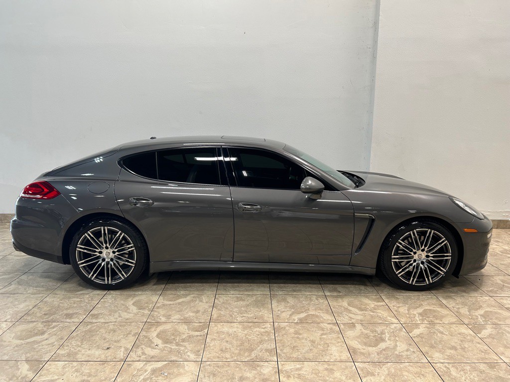 2015 Porsche Panamera Image 6