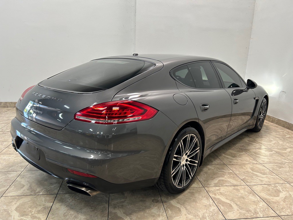 2015 Porsche Panamera Image 7