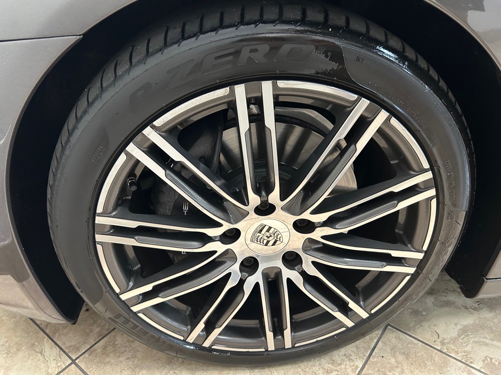 2015 Porsche Panamera Image 13
