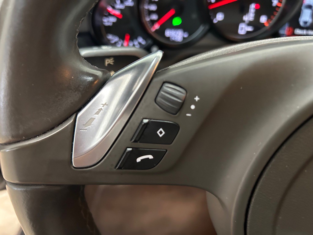 2015 Porsche Panamera Image 20