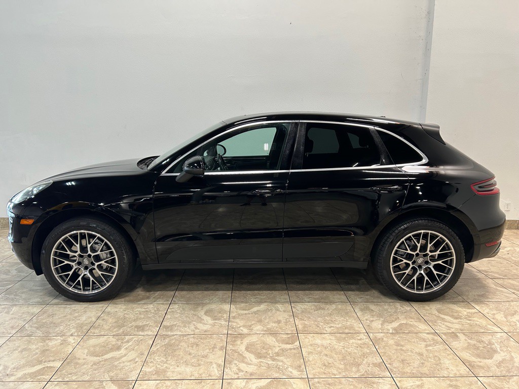 2018 Porsche Macan Image 2