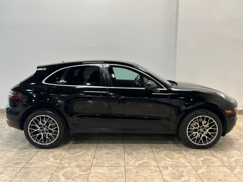 2018 Porsche Macan Image 6
