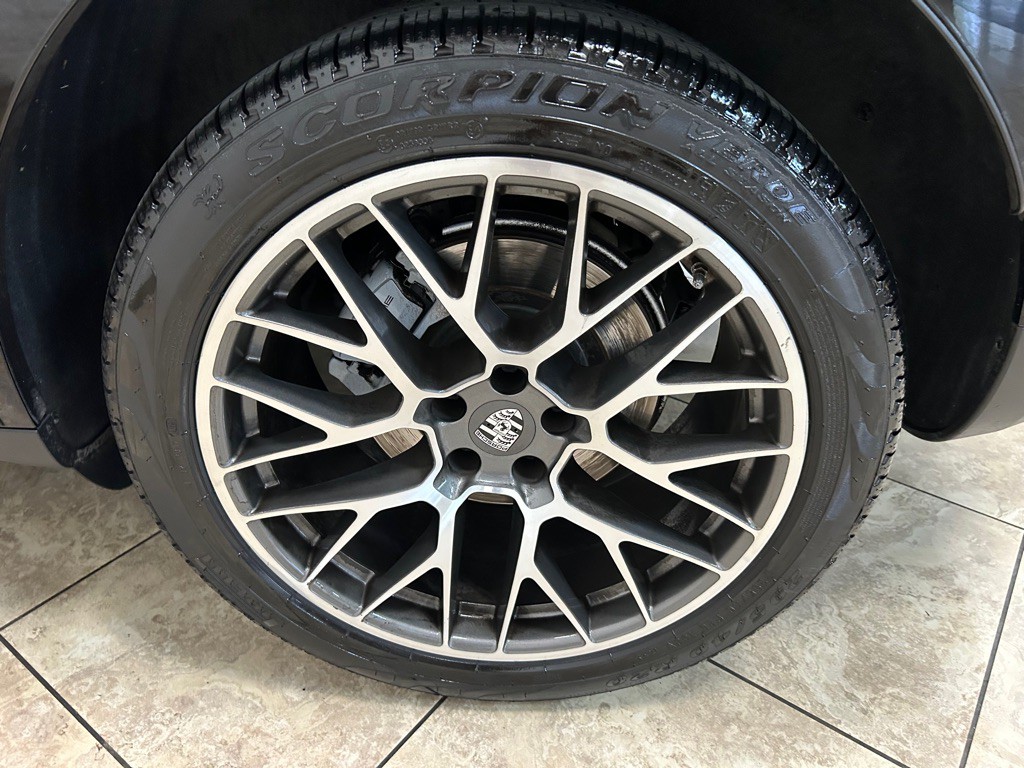 2018 Porsche Macan Image 13