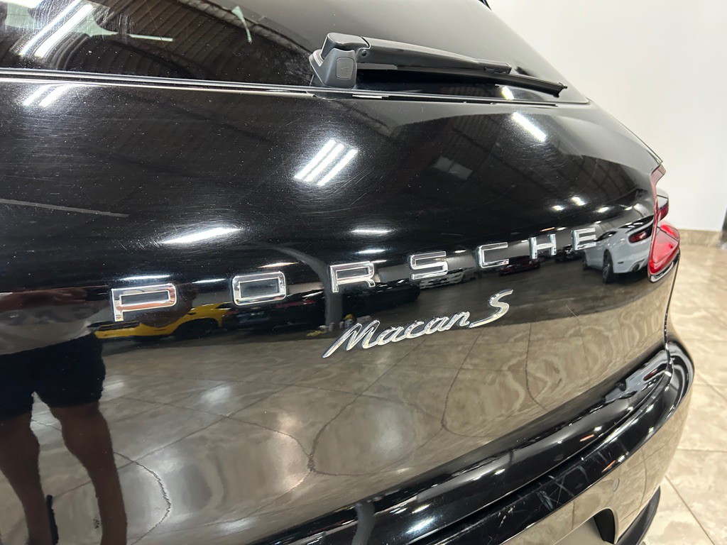 2018 Porsche Macan Image 14