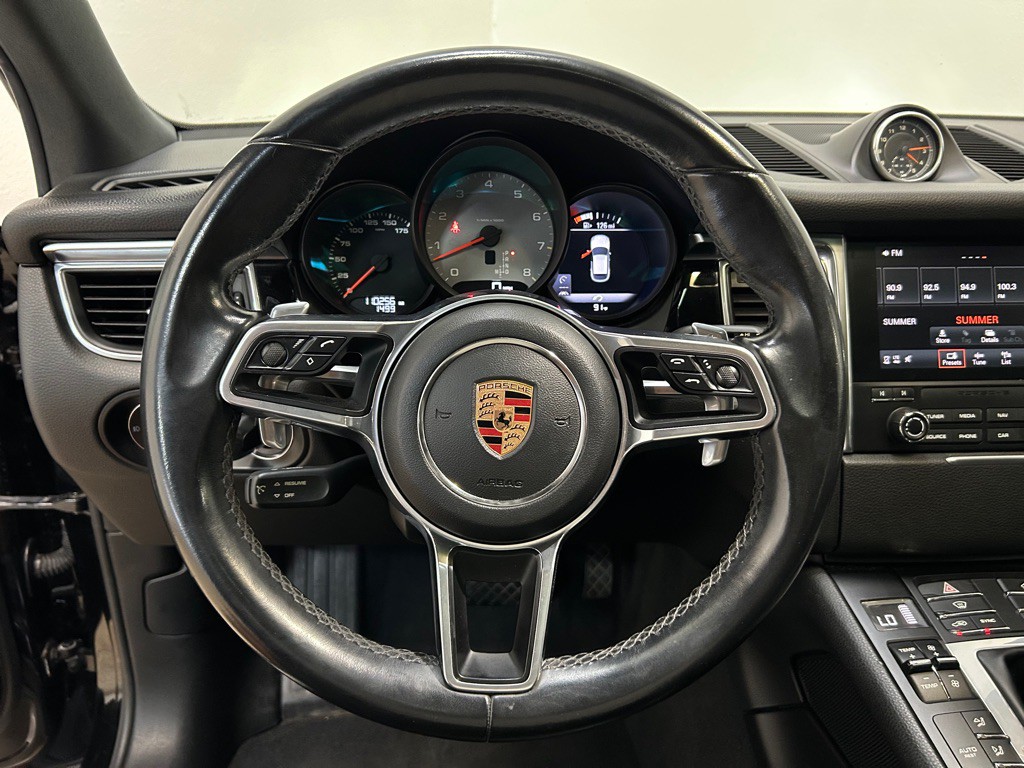 2018 Porsche Macan Image 19