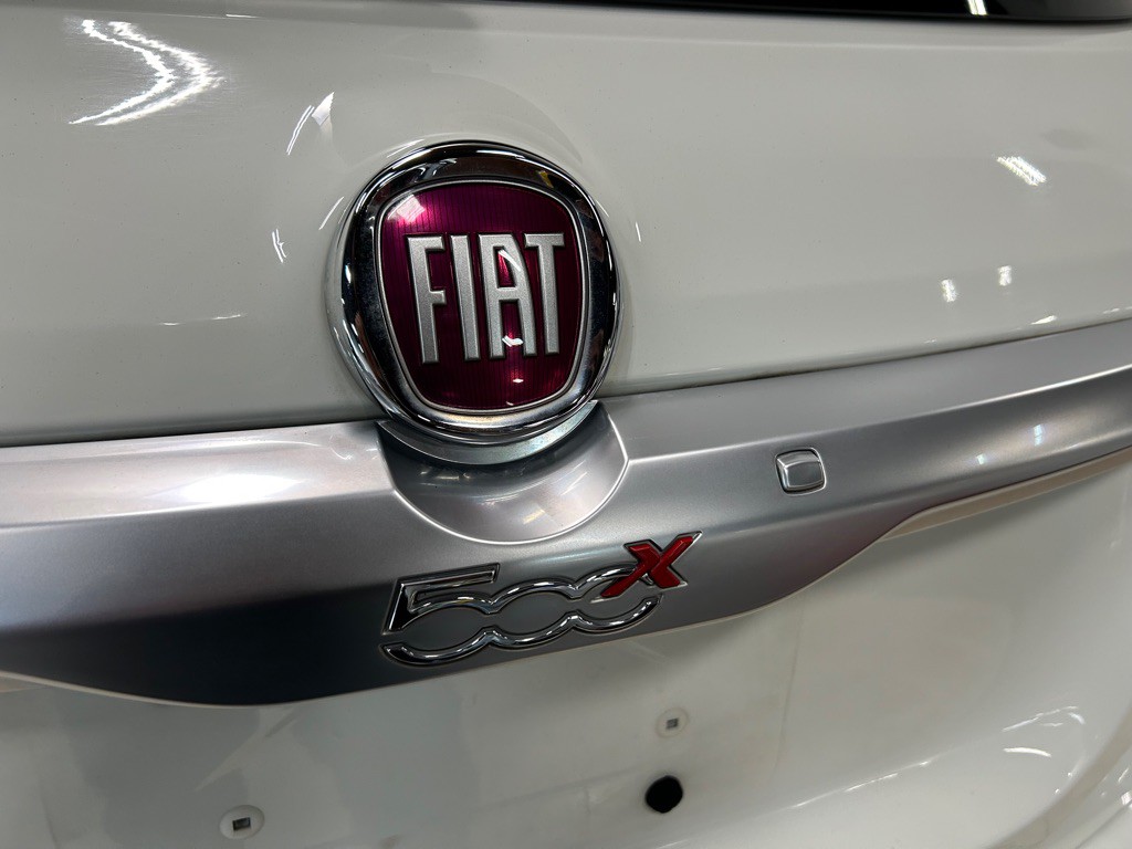 2016 FIAT 500 Image 9