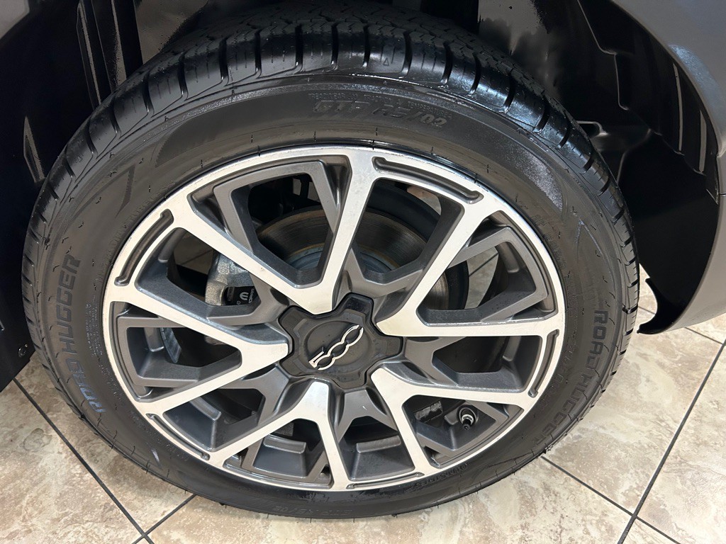 2016 FIAT 500 Image 12