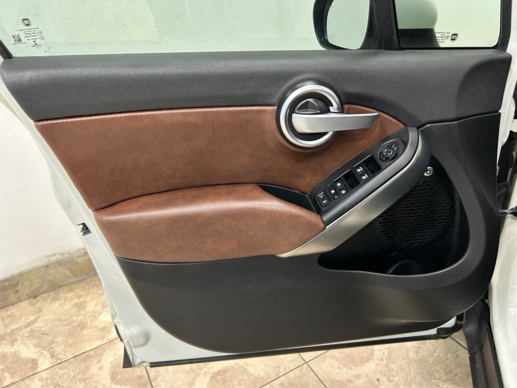 2016 FIAT 500 Image 14