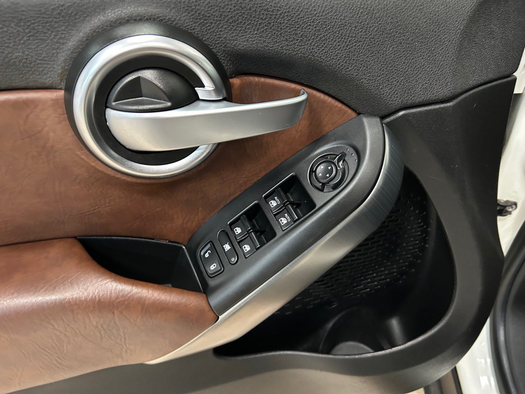 2016 FIAT 500 Image 15