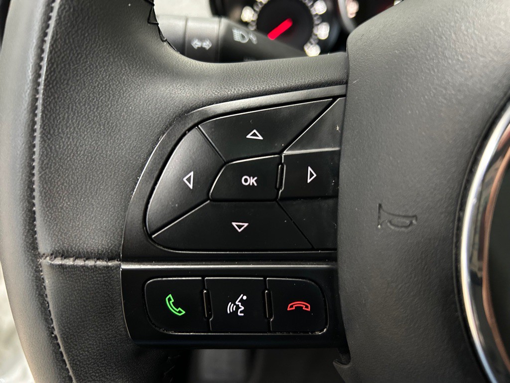 2016 FIAT 500 Image 19