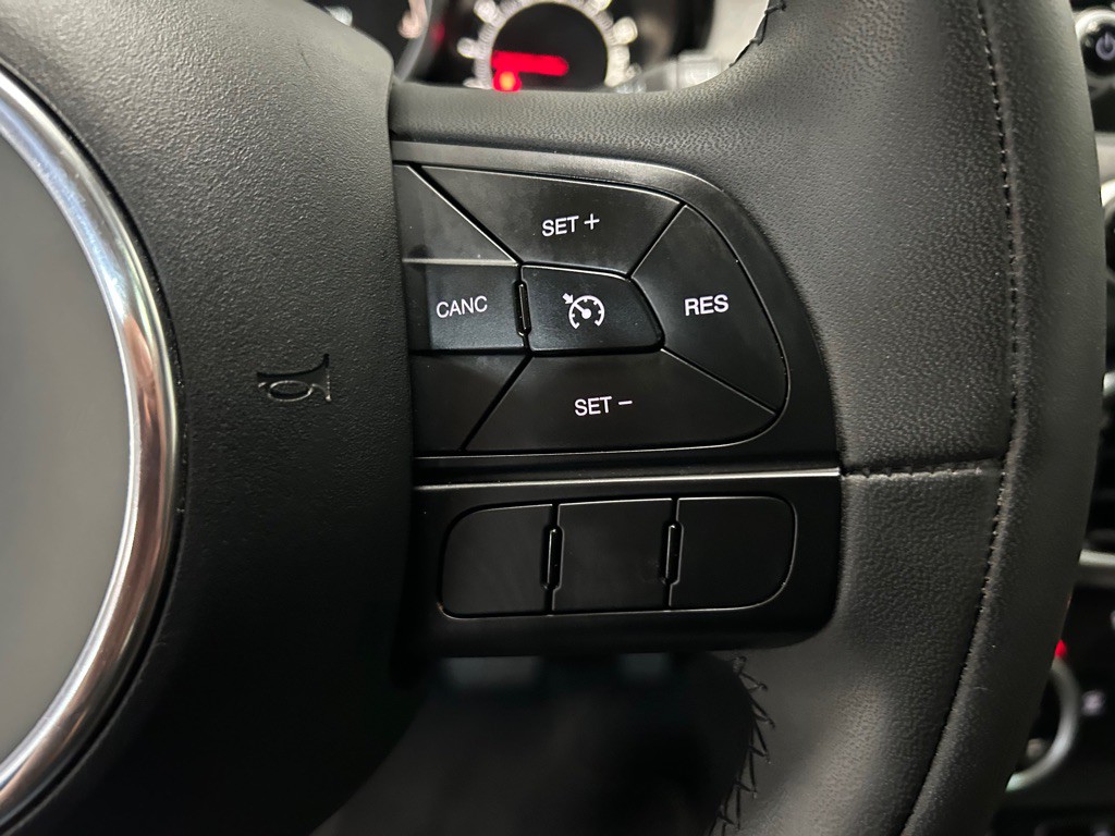 2016 FIAT 500 Image 20