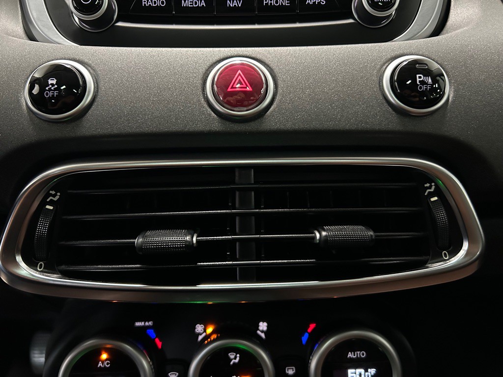 2016 FIAT 500 Image 22