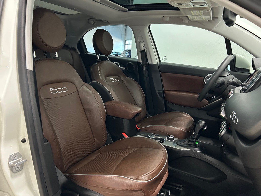 2016 FIAT 500 Image 32