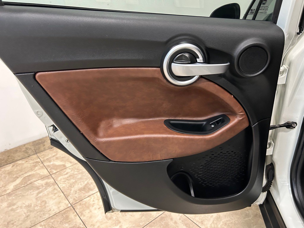 2016 FIAT 500 Image 34